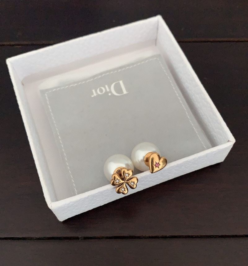 chr1st1an D10r earrings